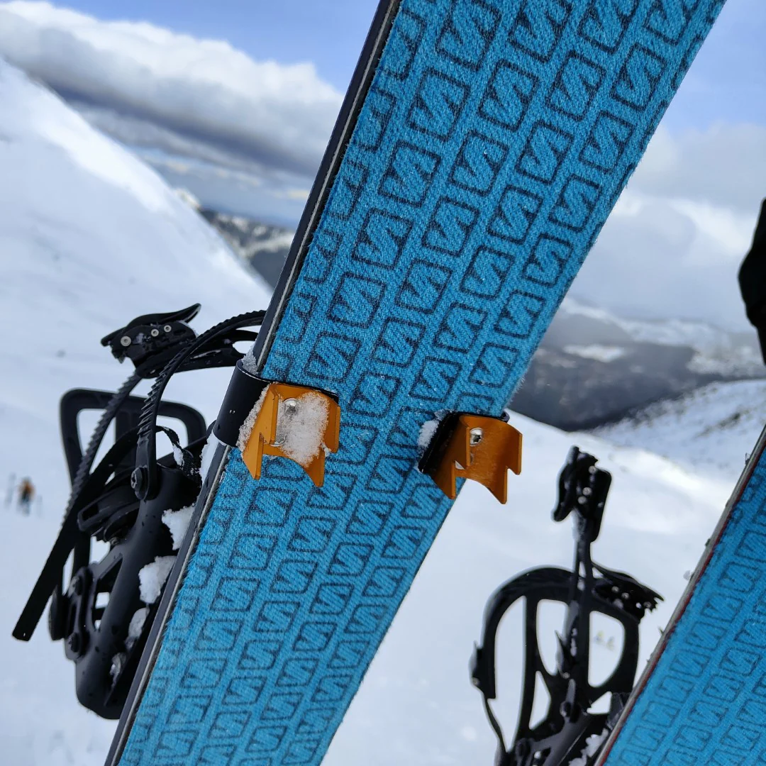 Univerzálne splitboard mačky